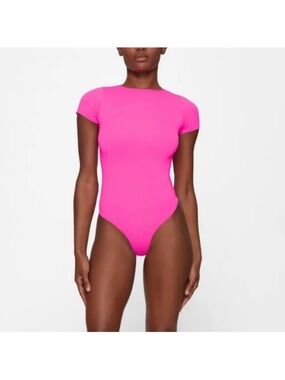 SKIMS Neon Pink Short Sleeve Bodysuit